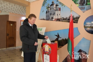 Председатель районного Совета депутатов Сергей Куденьчук отдал свой голос на референдуме
